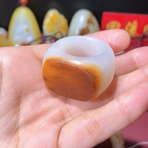 【闪购商品】未镶嵌和田玉挂件追*人