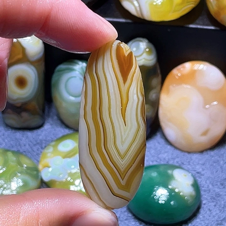 未镶嵌玛瑙/玉髓珠宝奇石