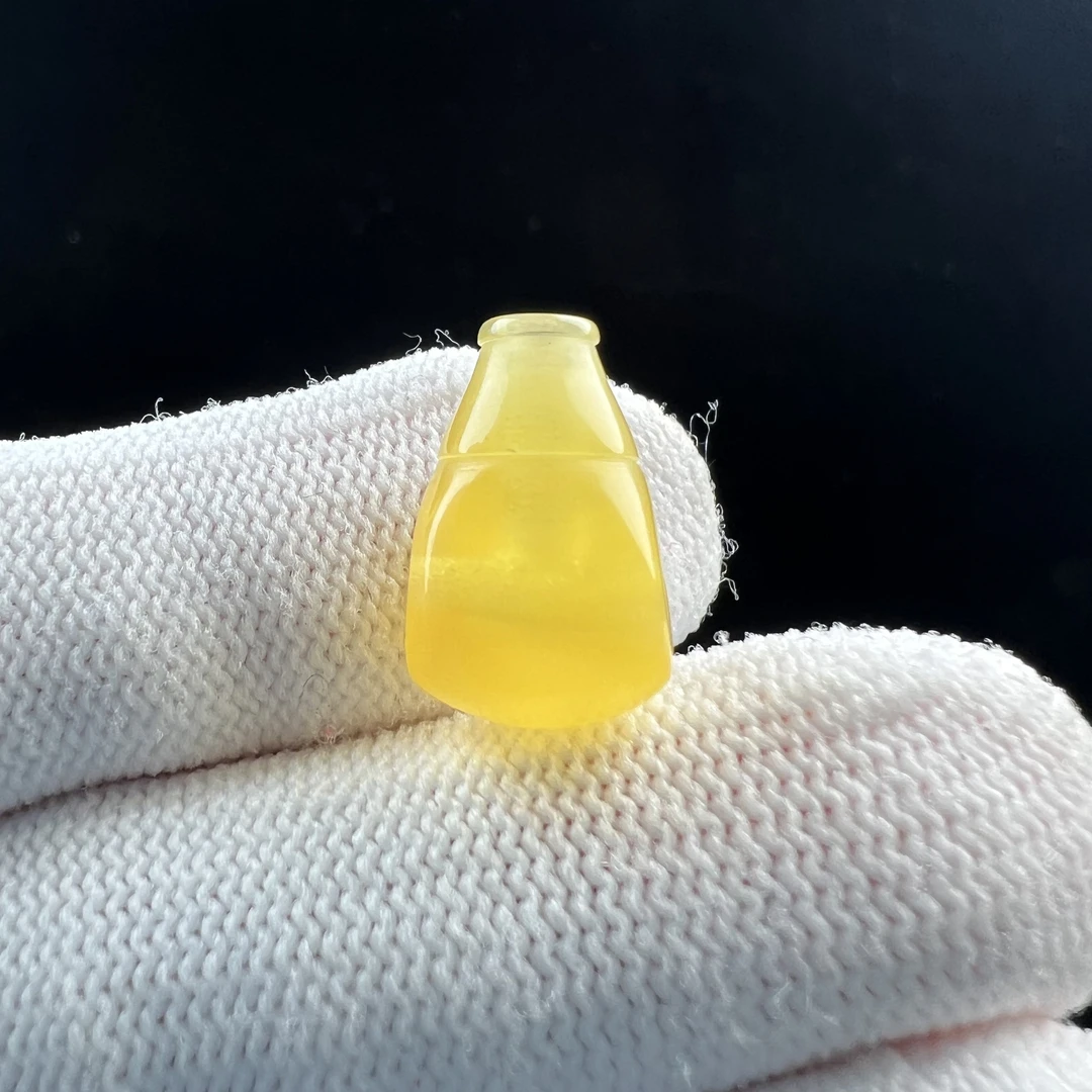 J7568天然原矿蜜蜡 三通9.8x16mm 0.8 克 支持复检假一罚四