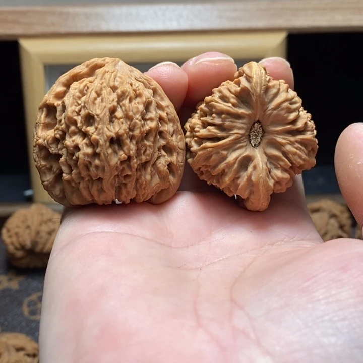 文***子文玩核桃吊坠南疆