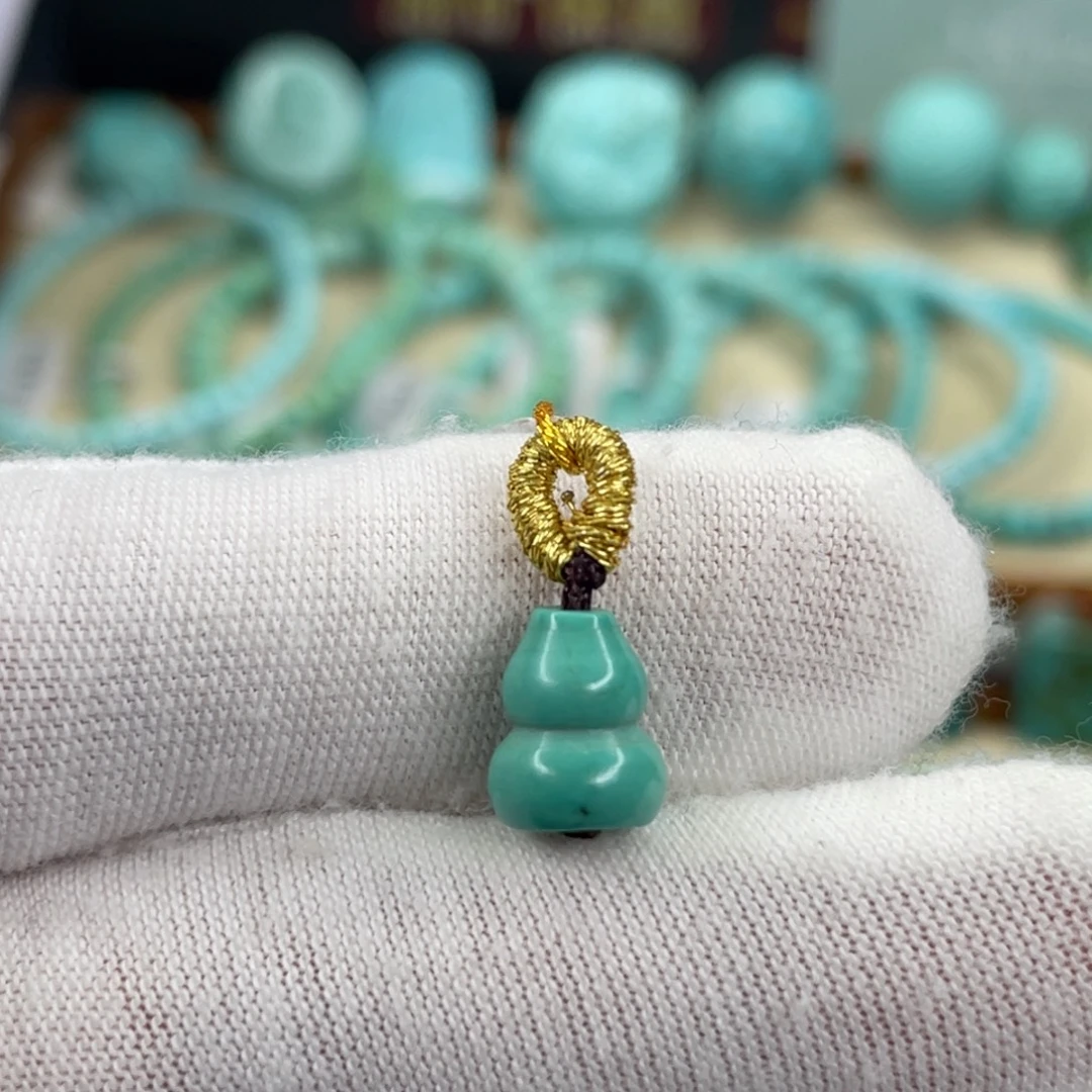 绿松石未镶嵌挂件