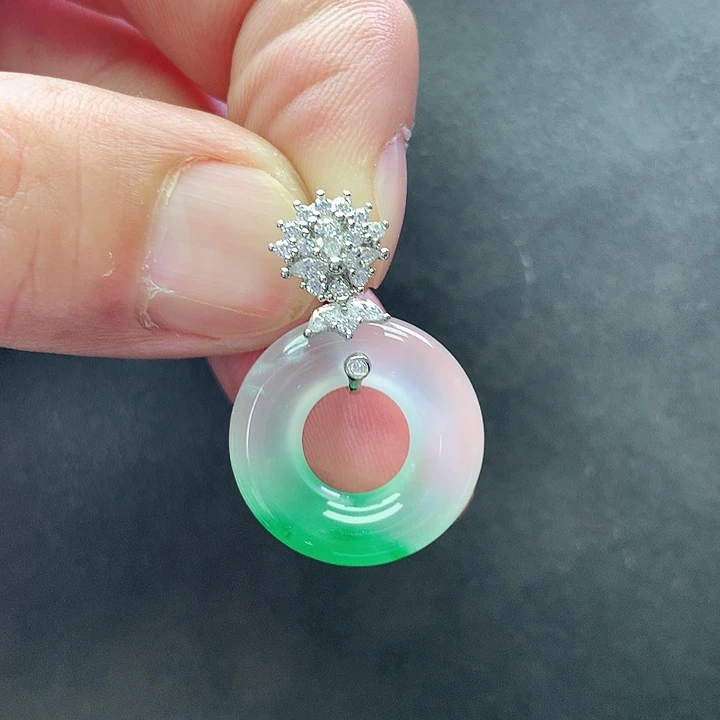 石英质玉未镶嵌颈饰