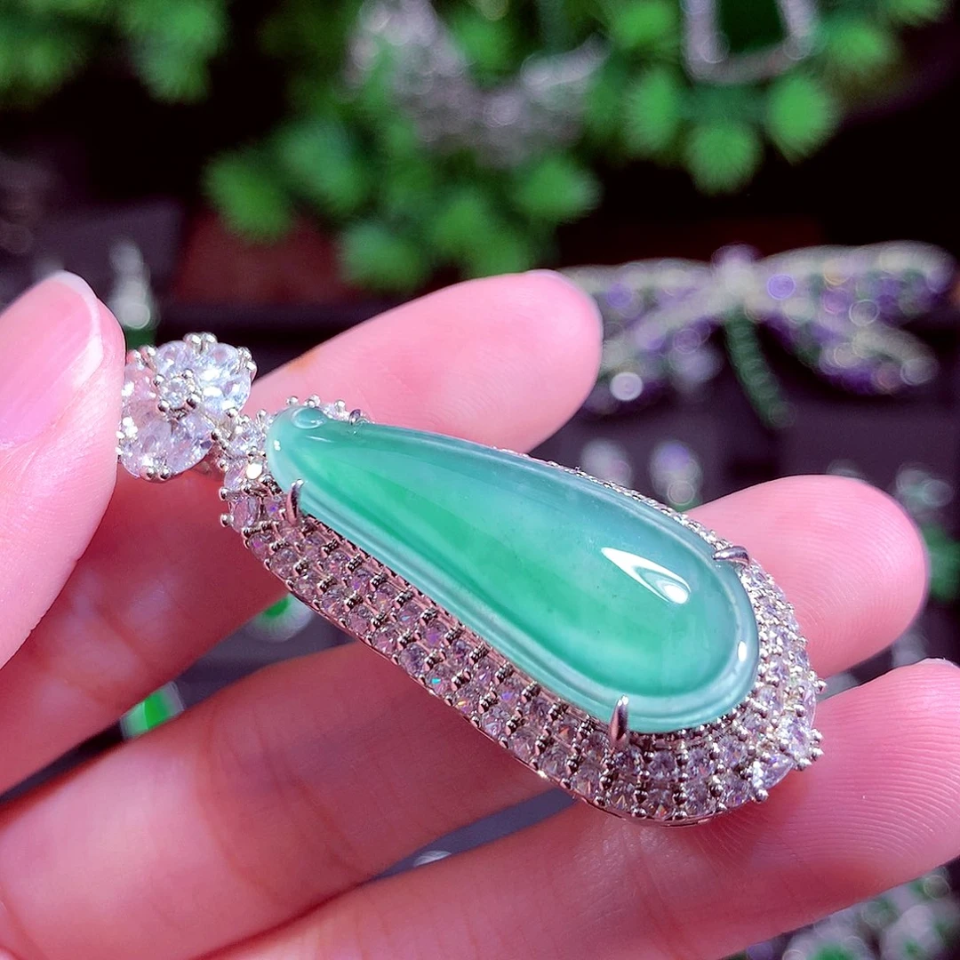 颈饰未镶嵌翡翠天然