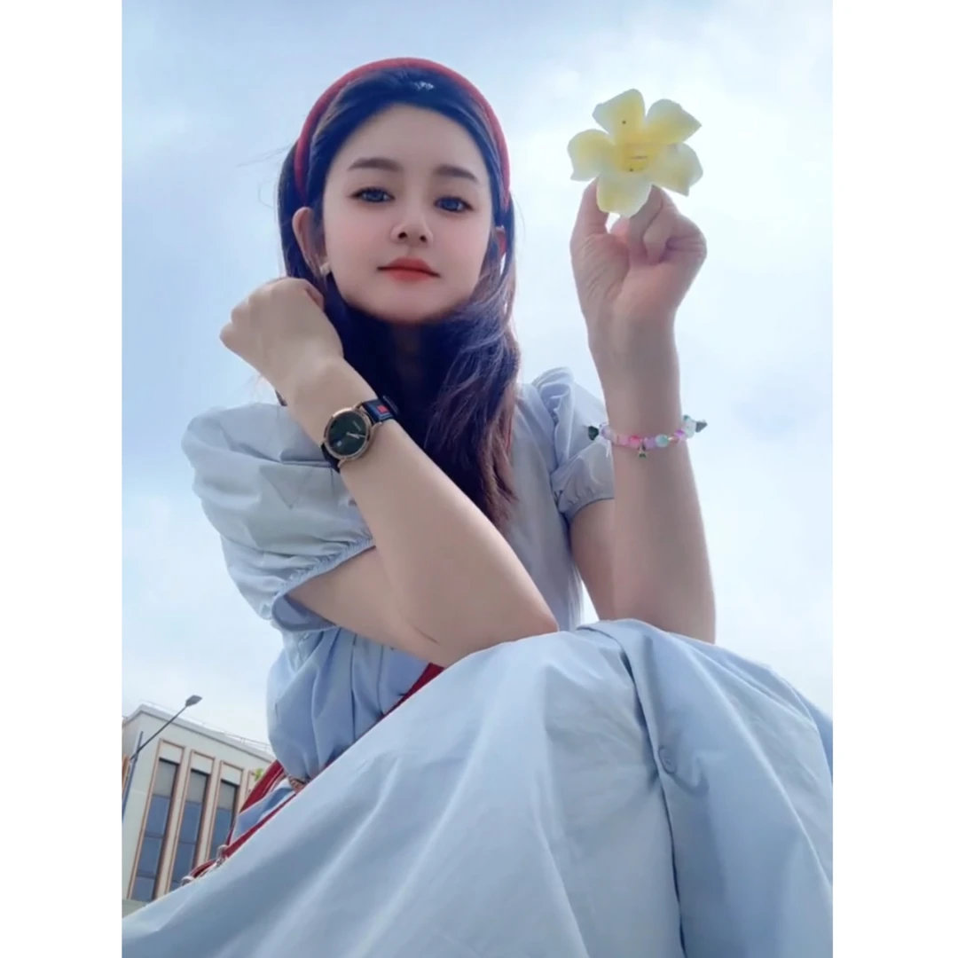 【左尚尚-9275】2025夏季新泡泡袖款连衣裙V领显气质女款裙子