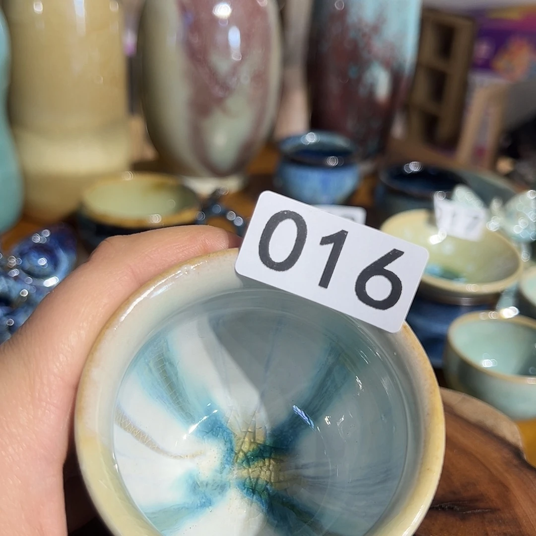 白釉点绿彩主人杯茶杯