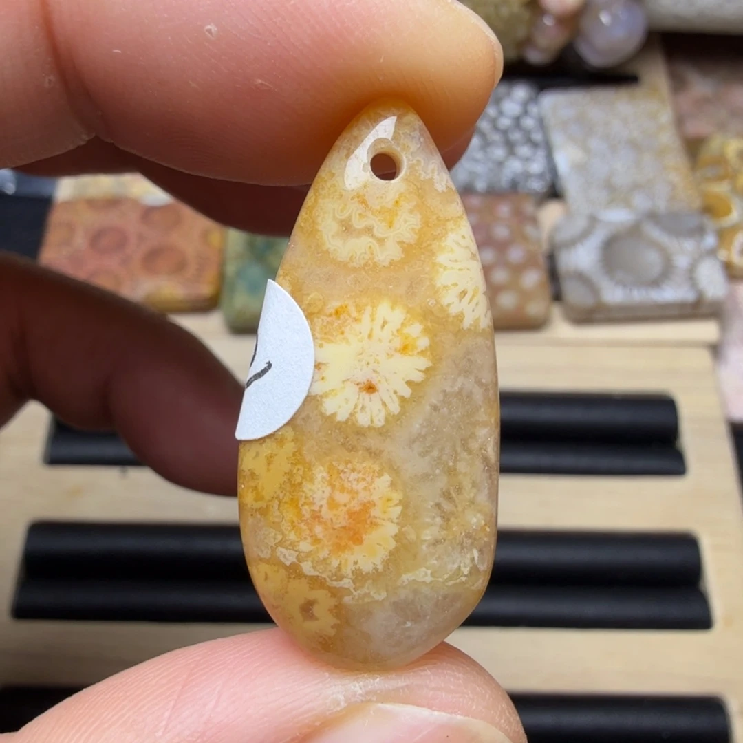 硅化玉未镶嵌纯天然色有机玉石保真色无珠无绳不退换