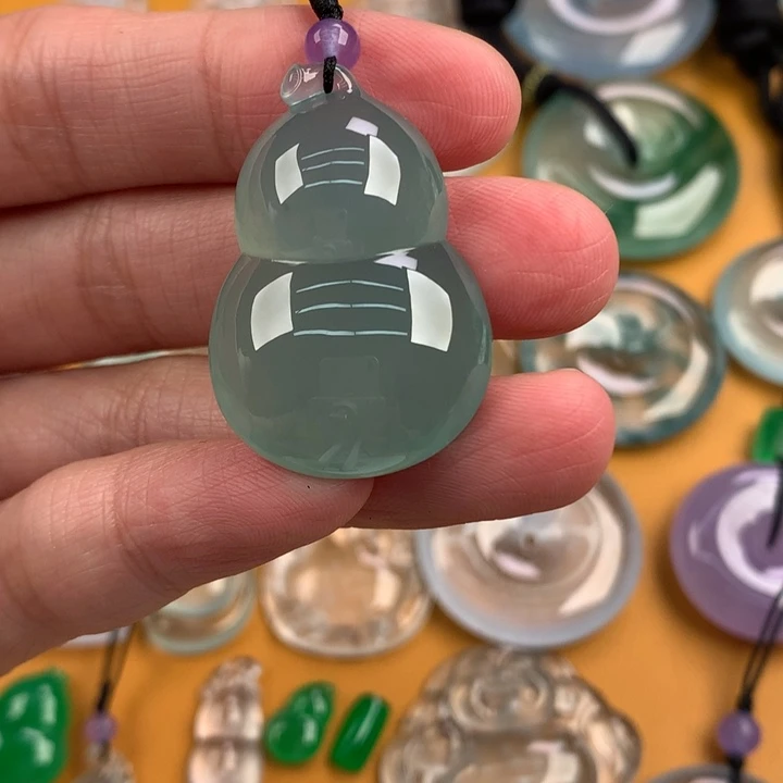 颈饰未镶嵌翡翠….