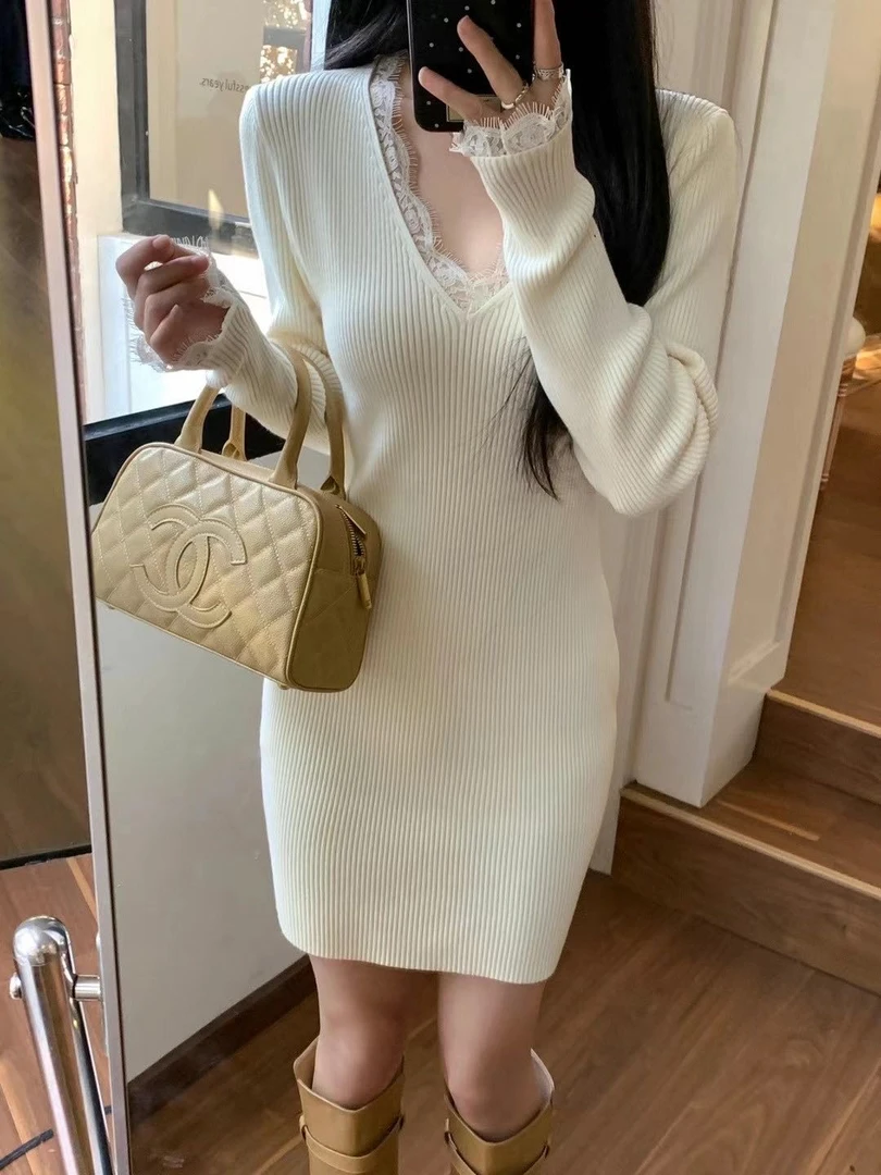 1015秋冬2024新款韩版针织连衣裙保暖显瘦打底裙V领毛衣裙