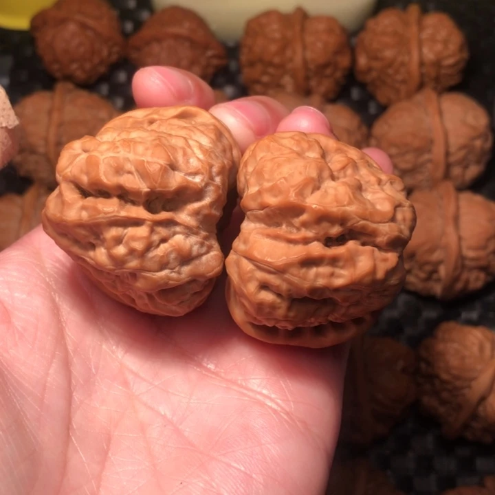 文玩核桃把件名*四开