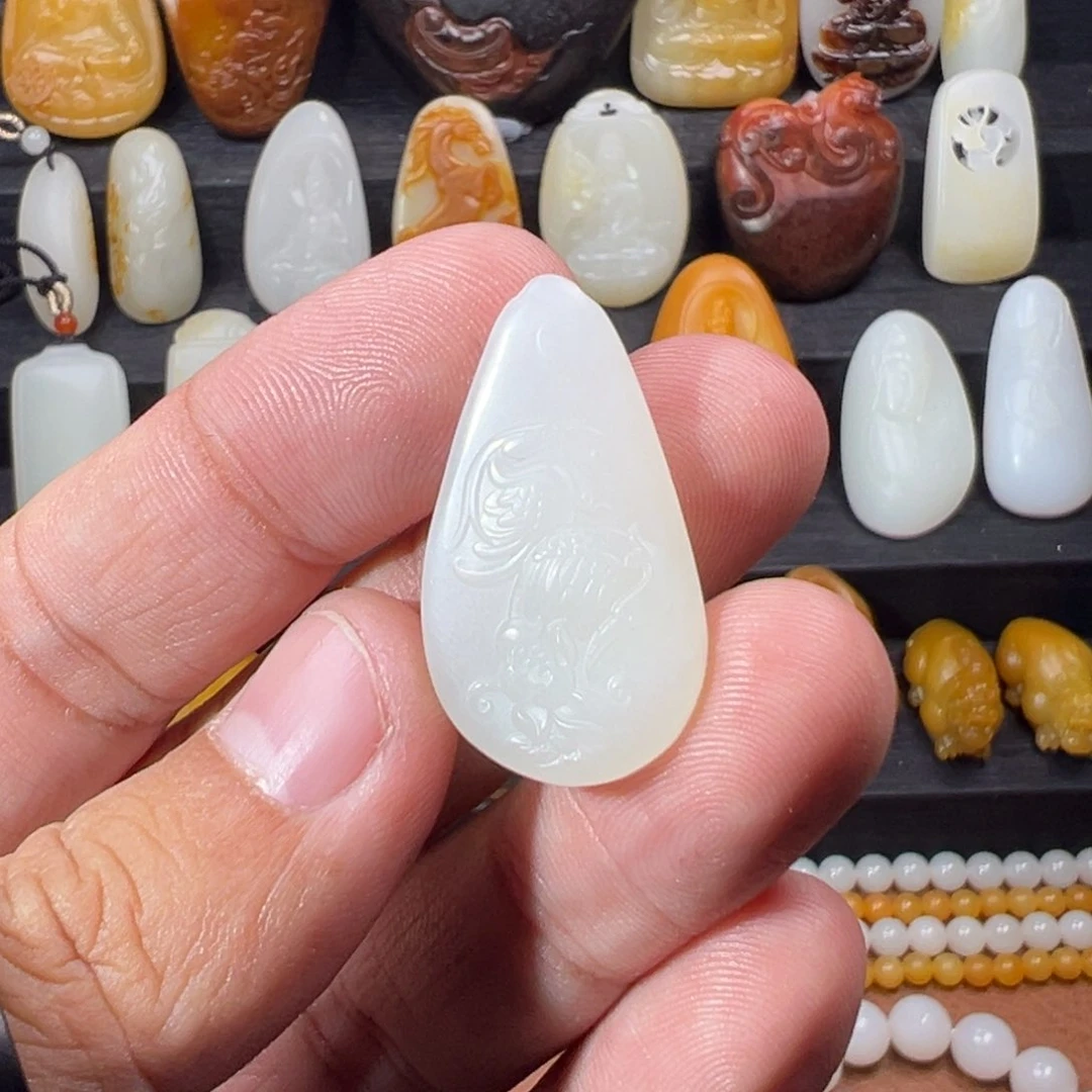 和田玉颈饰未镶嵌