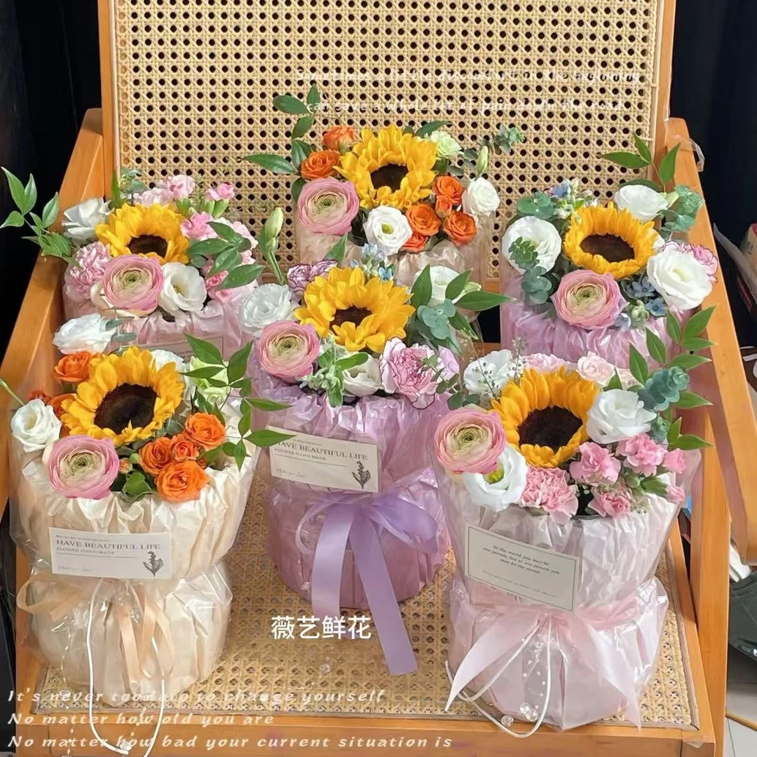与你初见，小香风花束。《送手提礼盒》