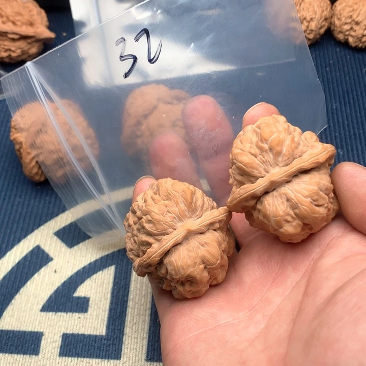 文玩核桃吊坠44蛤蟆头32