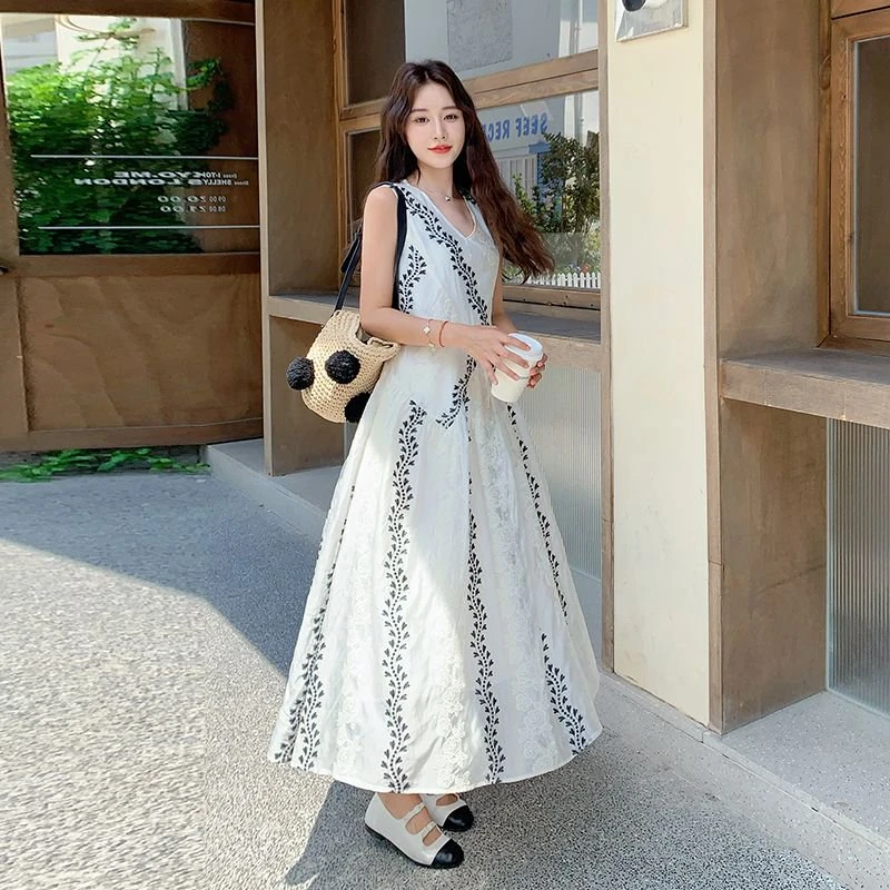 刺绣蕾丝无袖连衣裙女夏季高级感时尚气质背心裙绝美中长款长裙子