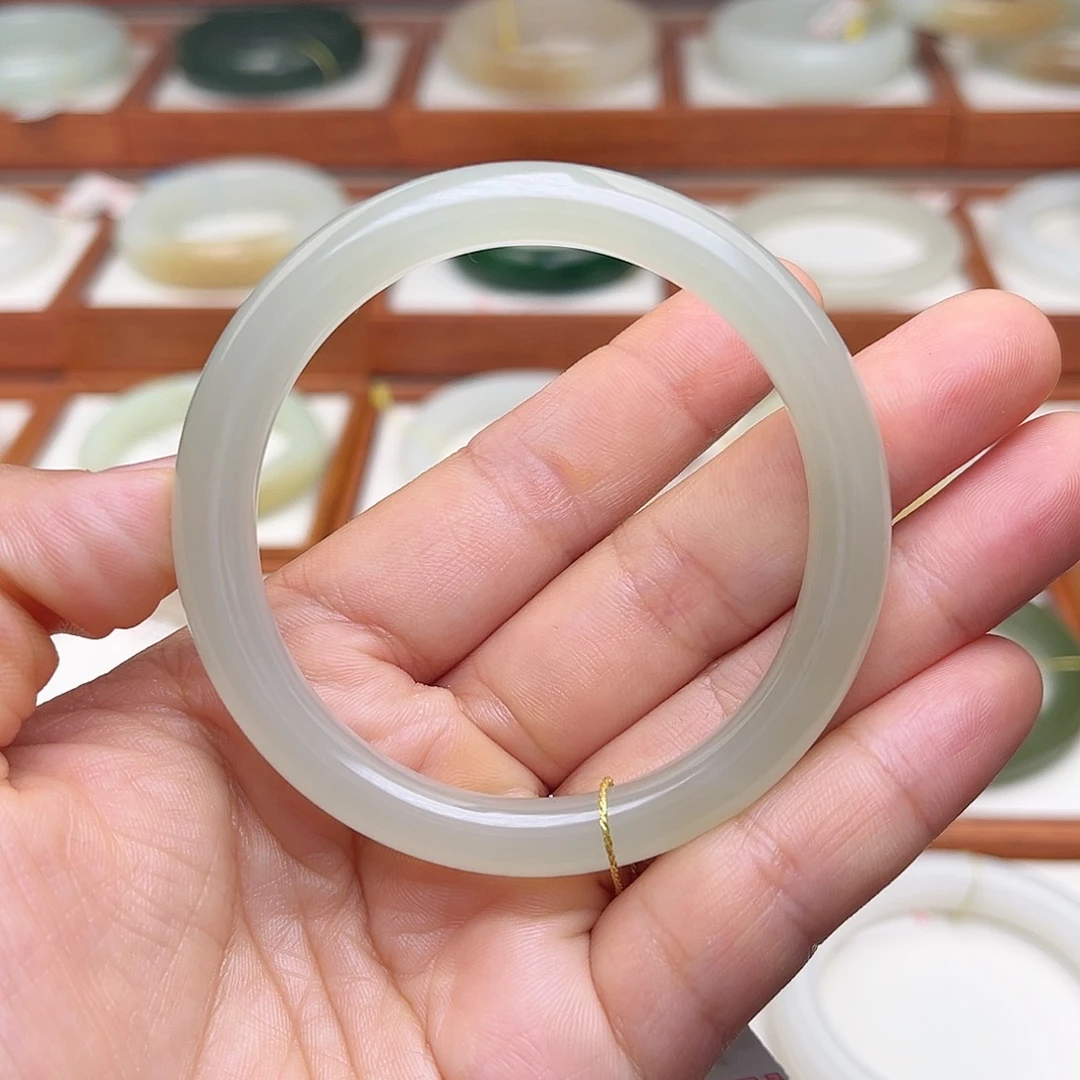 和田玉手镯未镶嵌53