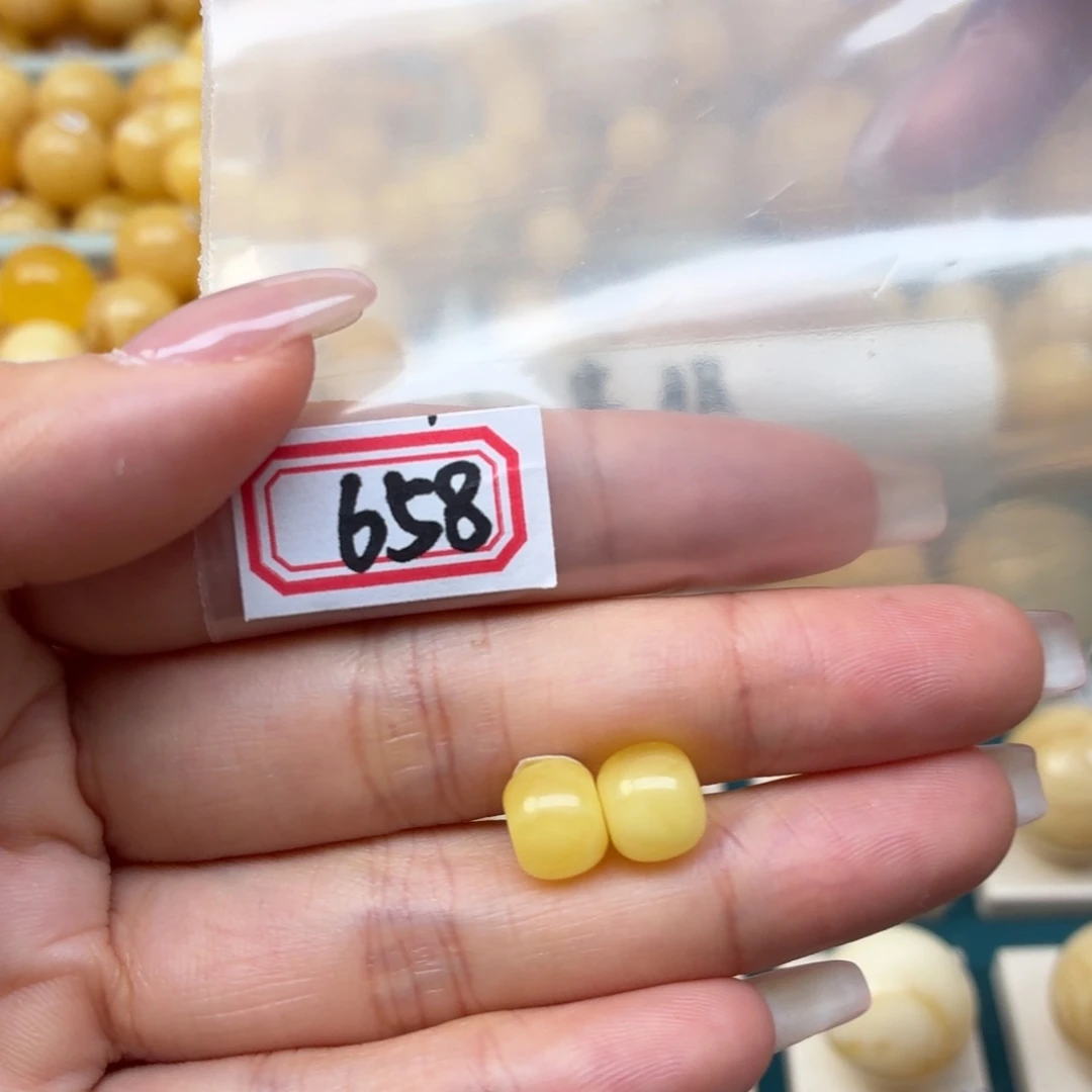 未镶嵌蜜蜡裸石8*7老型对珠