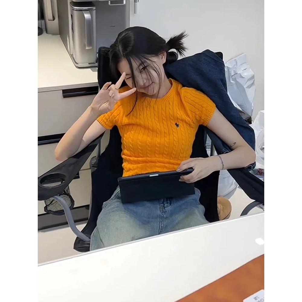 【WGWE】夏季2025年新款美式正肩辣妹麻圆领白色显瘦  W389毛针织衫