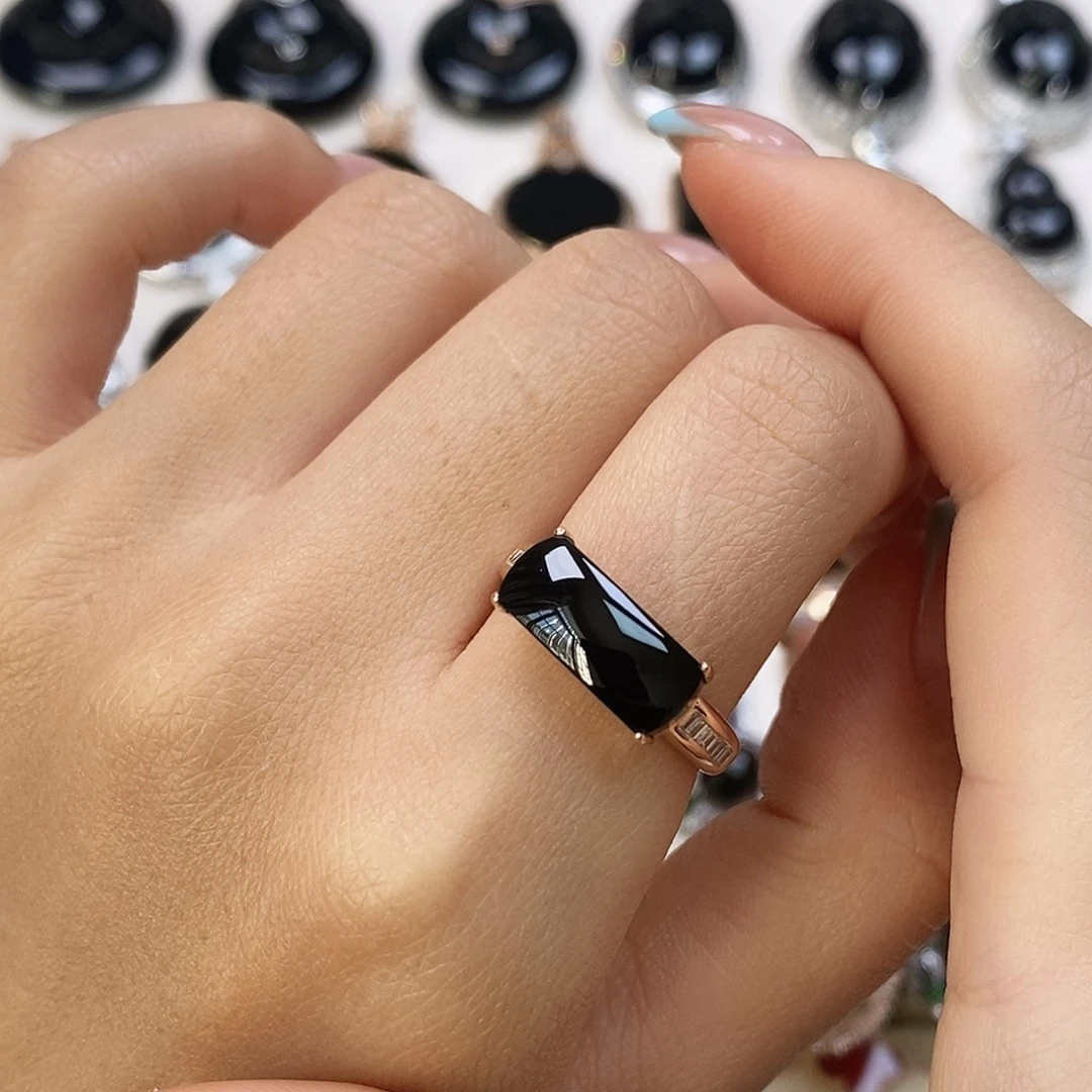 翡翠9K金镶嵌戒指