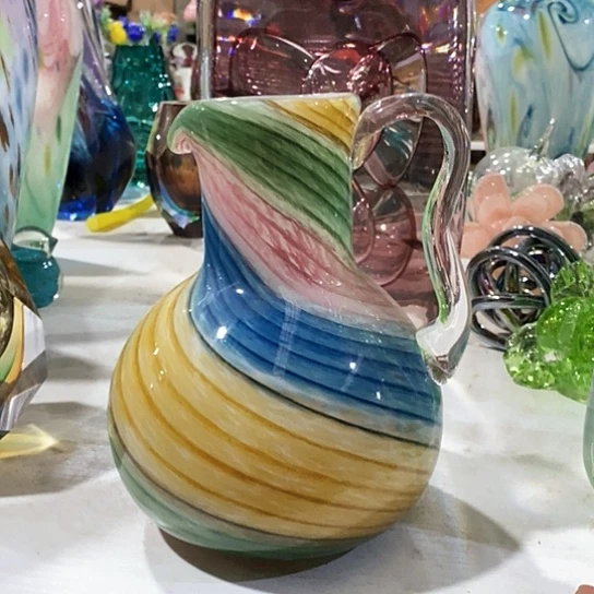 琉璃花瓶高20厘米口径6厘米