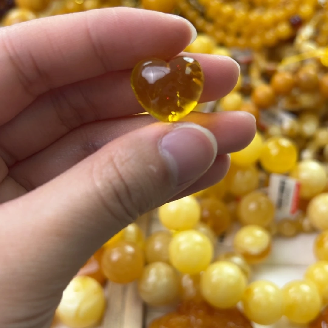 琥珀珠宝奇石未镶嵌