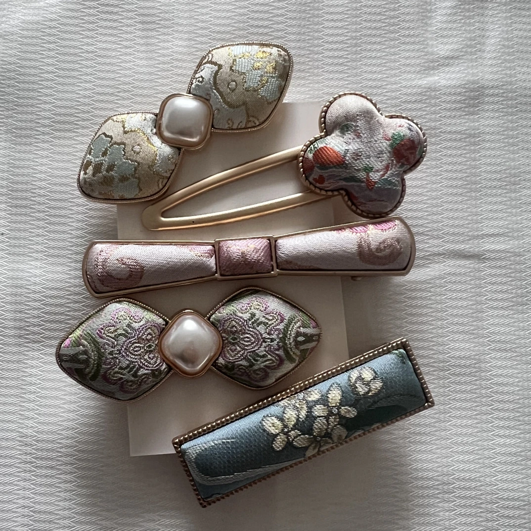 非遗手工宋锦发夹如图5个夹托微瑕但不影响佩戴介意勿拍不退不换