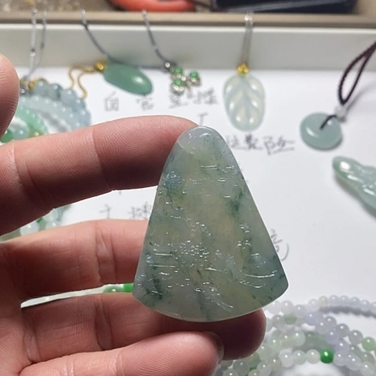 吊坠(不含链)未镶嵌翡翠