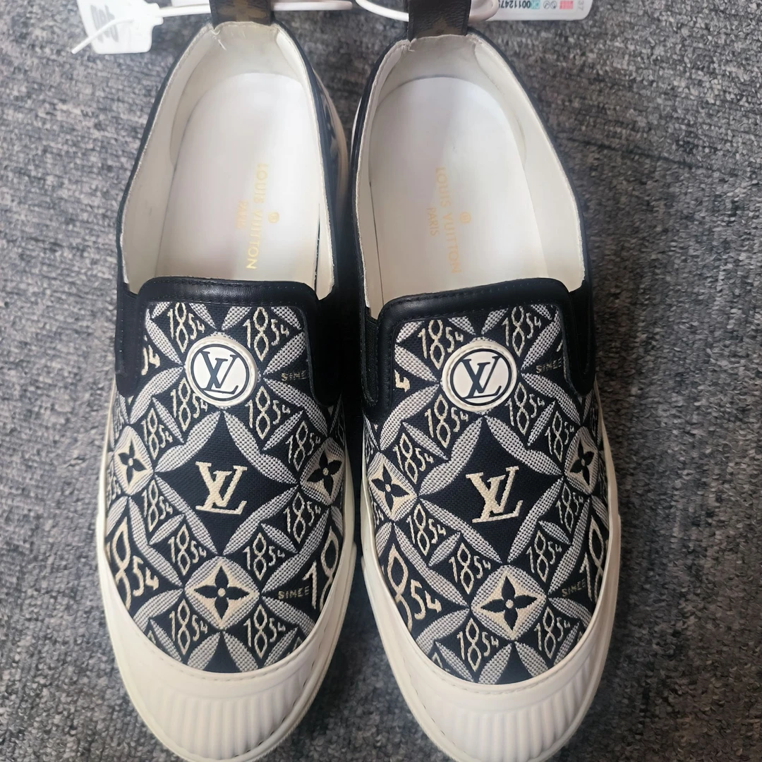 99新 LouisVuitton/路易威登 老花满印一脚蹬板鞋