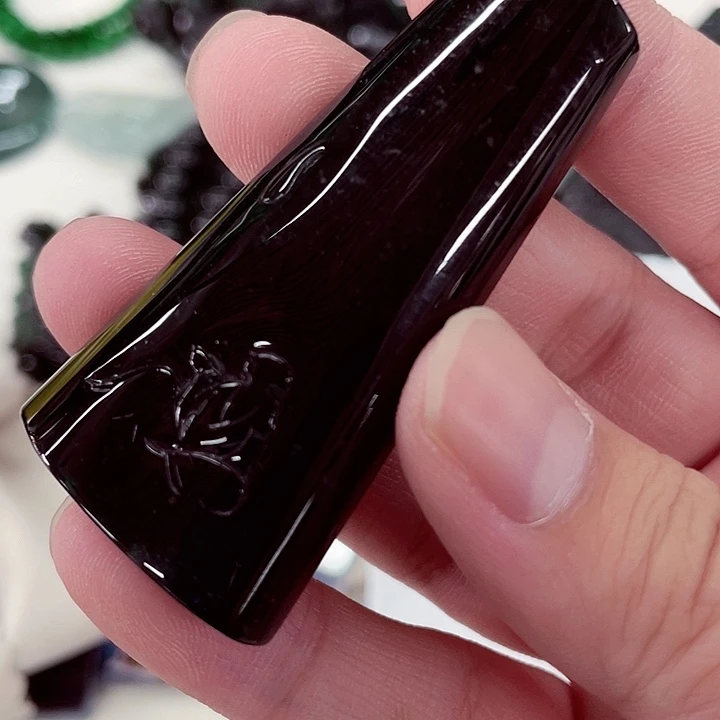 翡翠未镶嵌颈饰先鉴后发一物一证