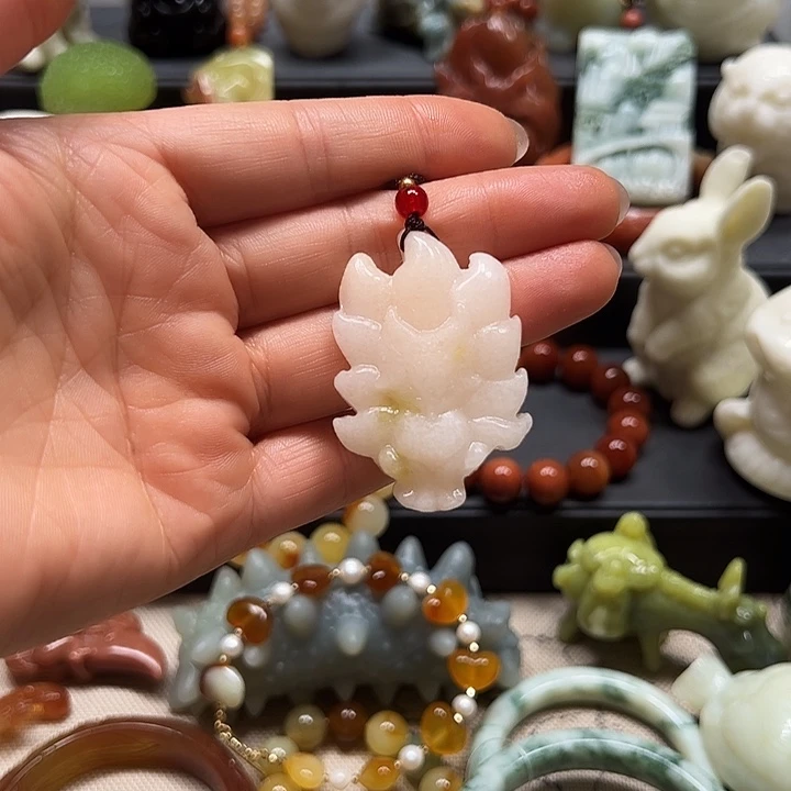 蛇纹石玉吊坠未镶嵌