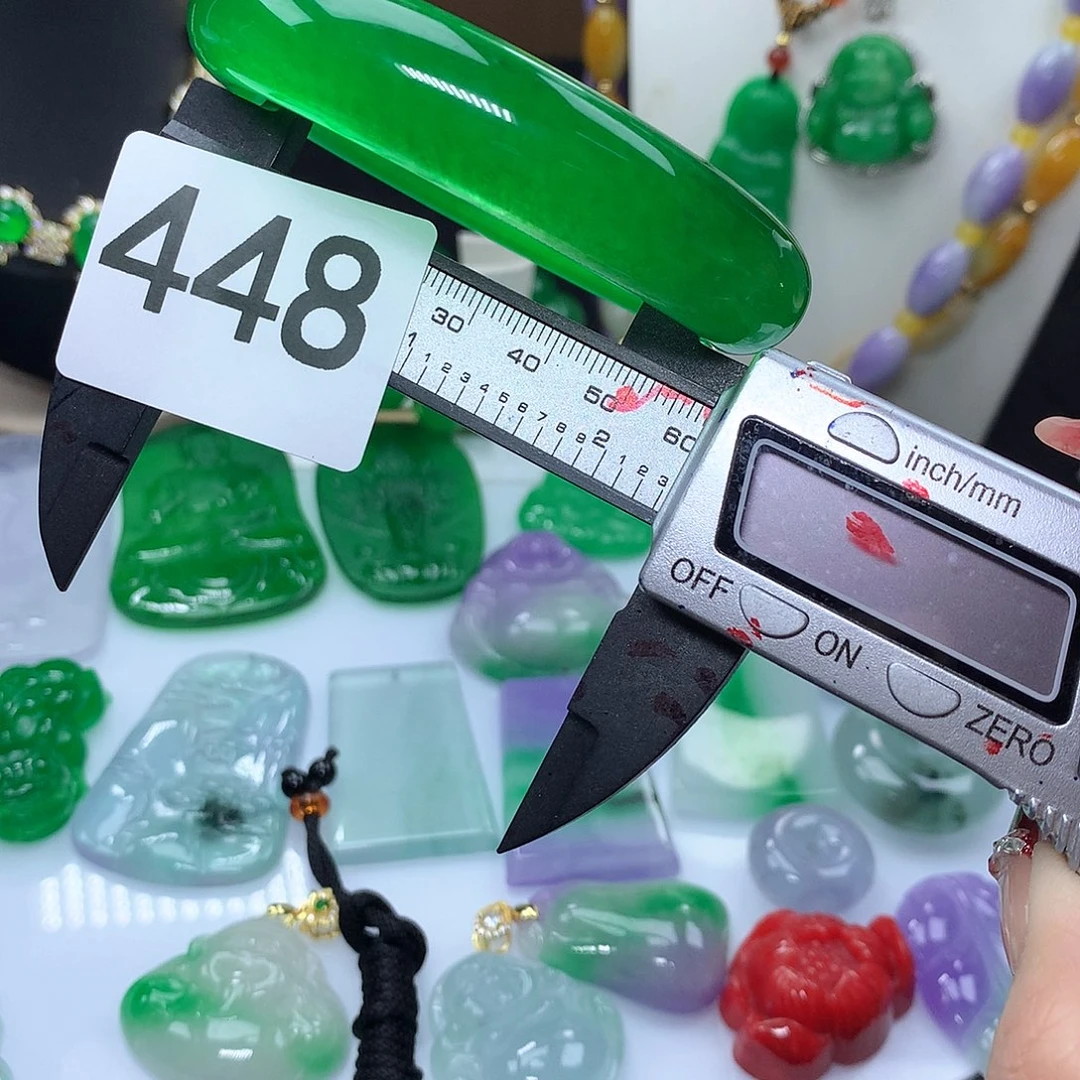 翡翠吊坠(赠链)未镶嵌