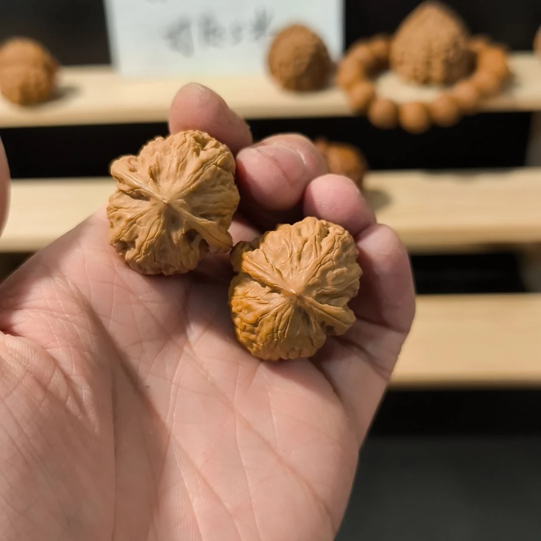 文玩核桃吊坠30野狼