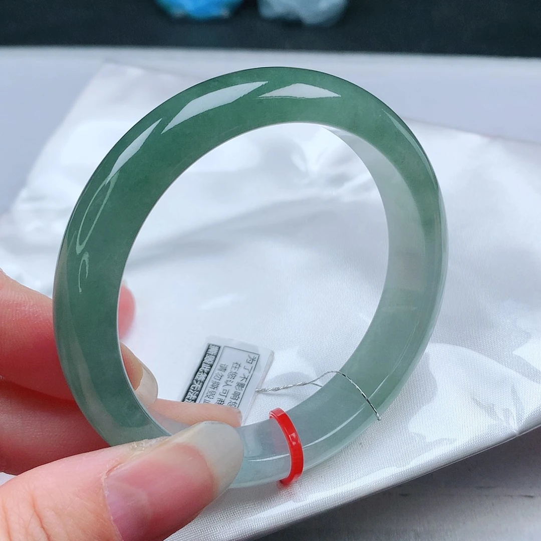 翡翠手镯未镶嵌57圈