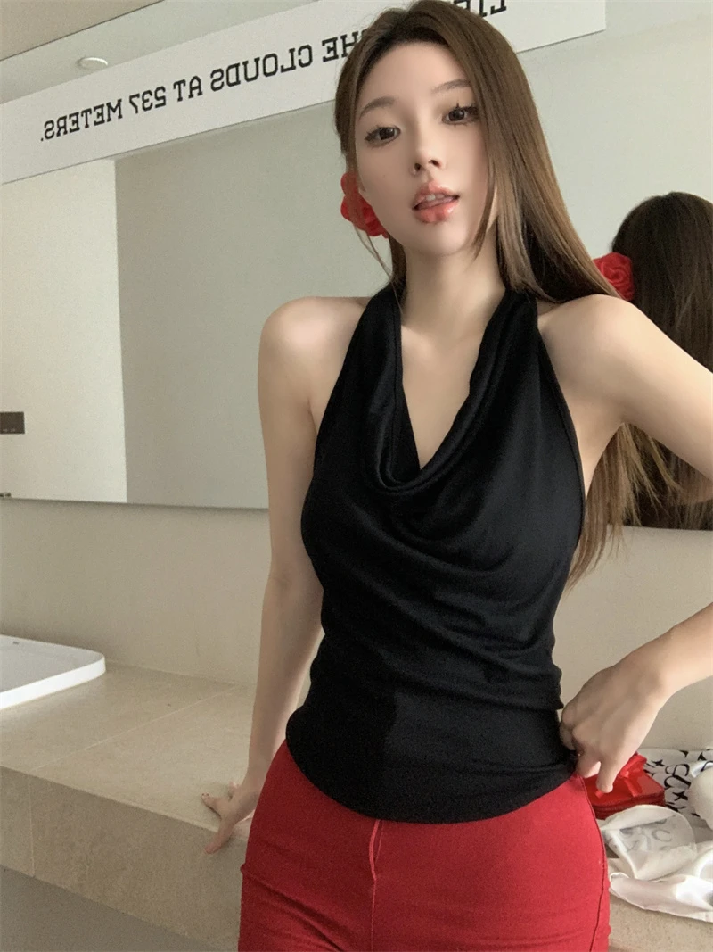 夏季纯欲辣妹黑色挂脖荡领吊带背心露肩设计女生修身显瘦性感上衣