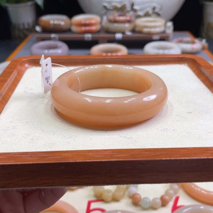 未镶嵌手镯石英质玉敏*