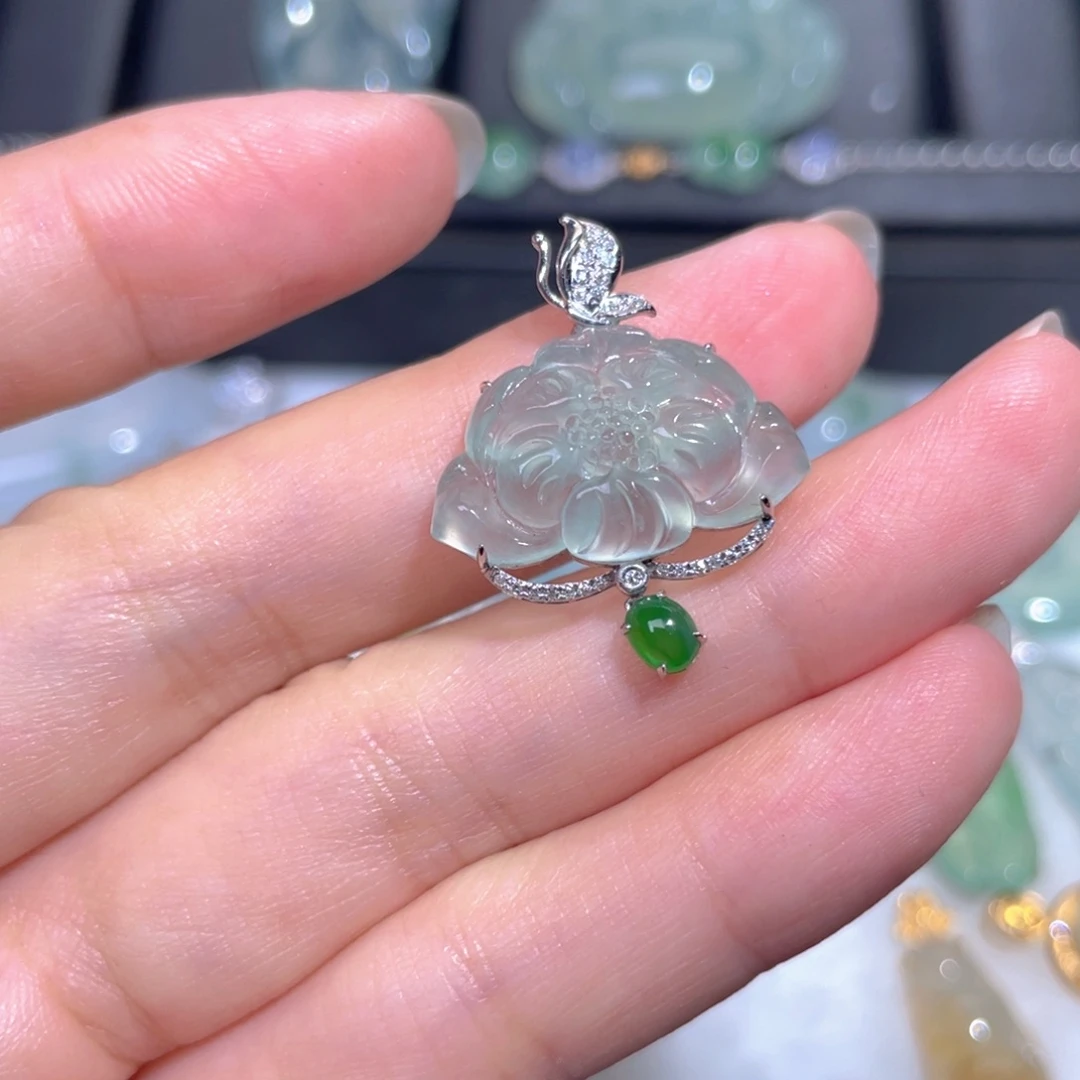 颈饰18K金镶嵌翡翠翡翠