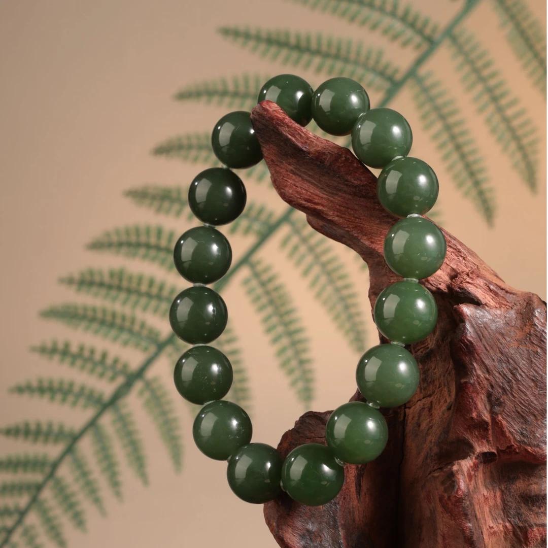 ZW1661二十世纪和田玉碧玉圆珠手串