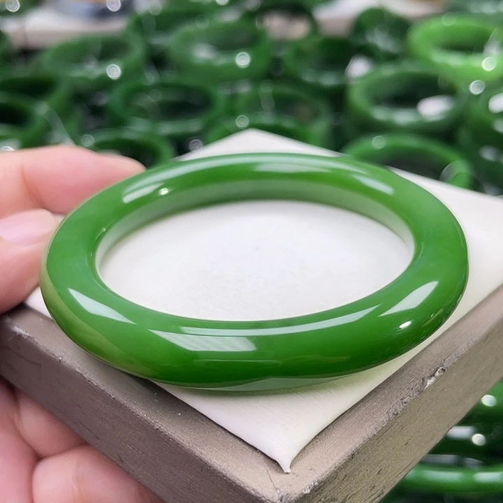 未镶嵌手镯和田玉（碧玉）