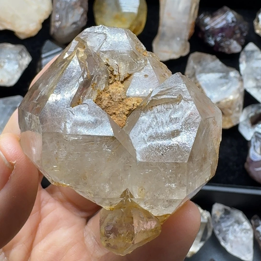 石材黄泥骸骨带蓝油的
