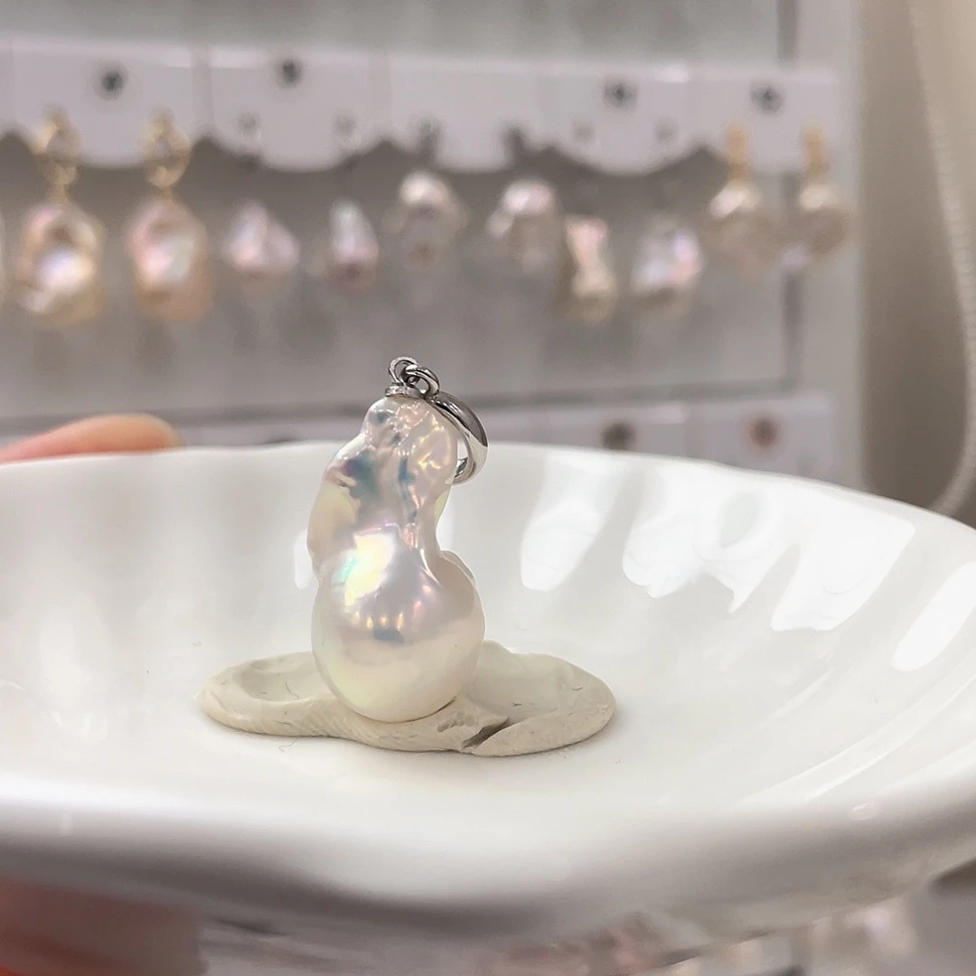 知***足淡水珍珠颈饰未镶嵌