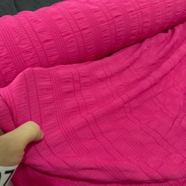 77 设计师款松紧打皱提花春风格裙子面料6米价