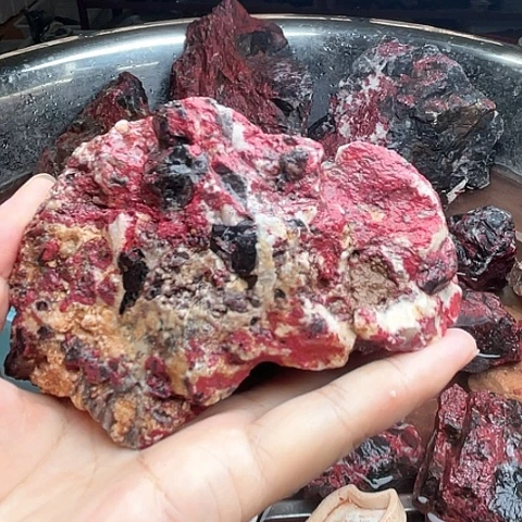 【闪购商品】天然辰砂立**学天然原矿朱砂毛料