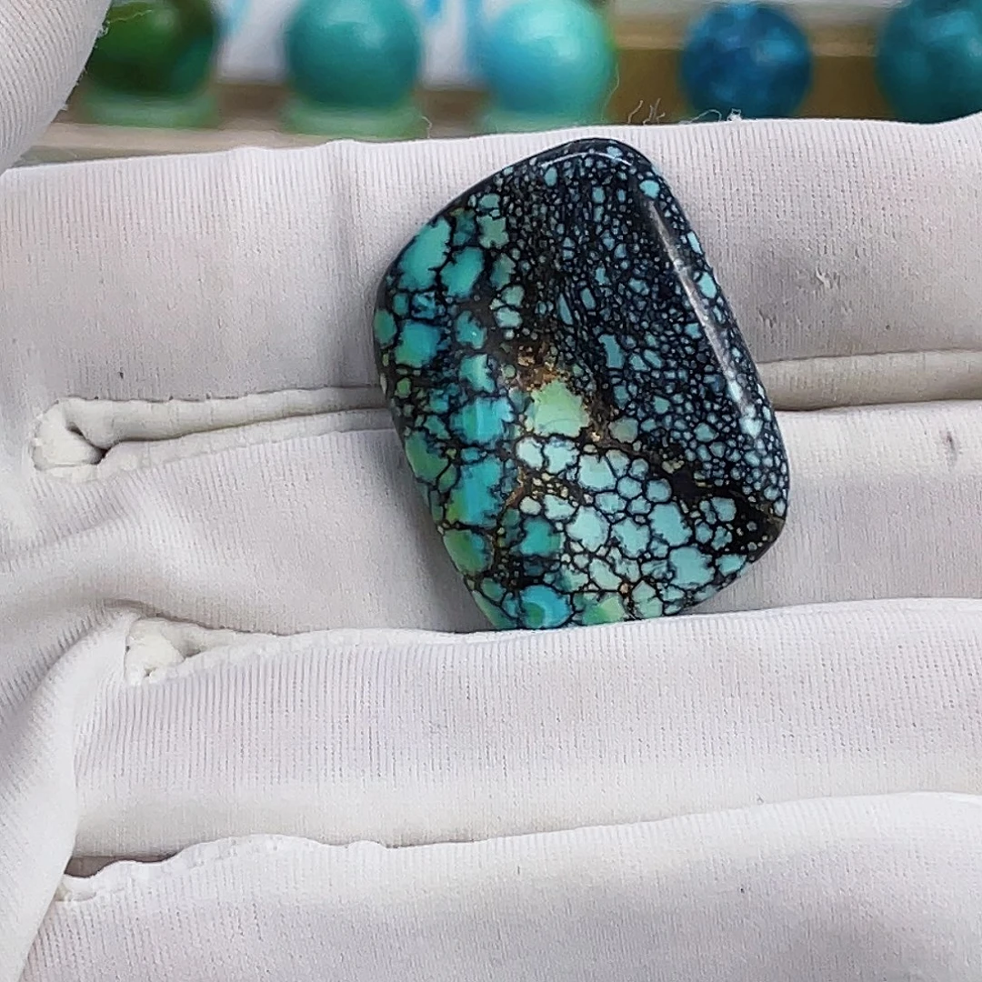 绿松石未镶嵌颈饰