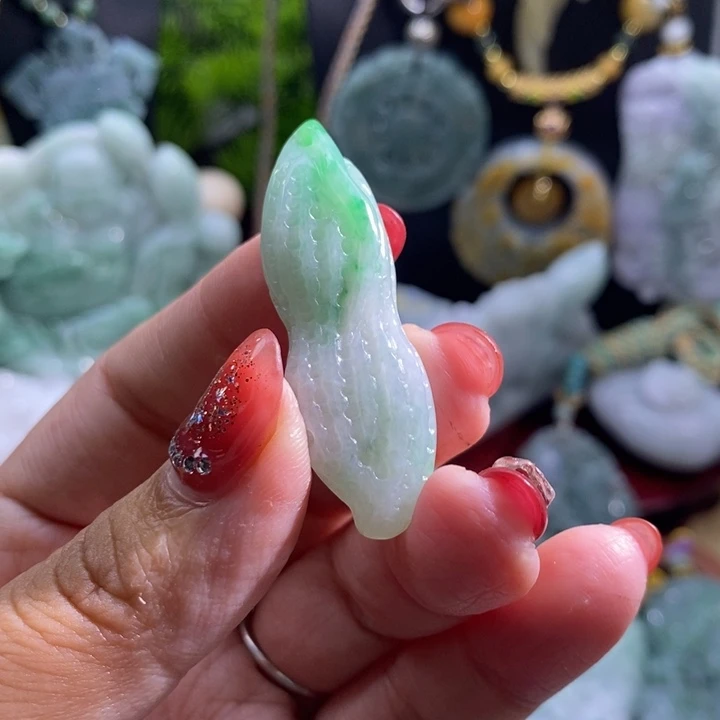 【闪购商品】颈饰未镶嵌翡翠花生