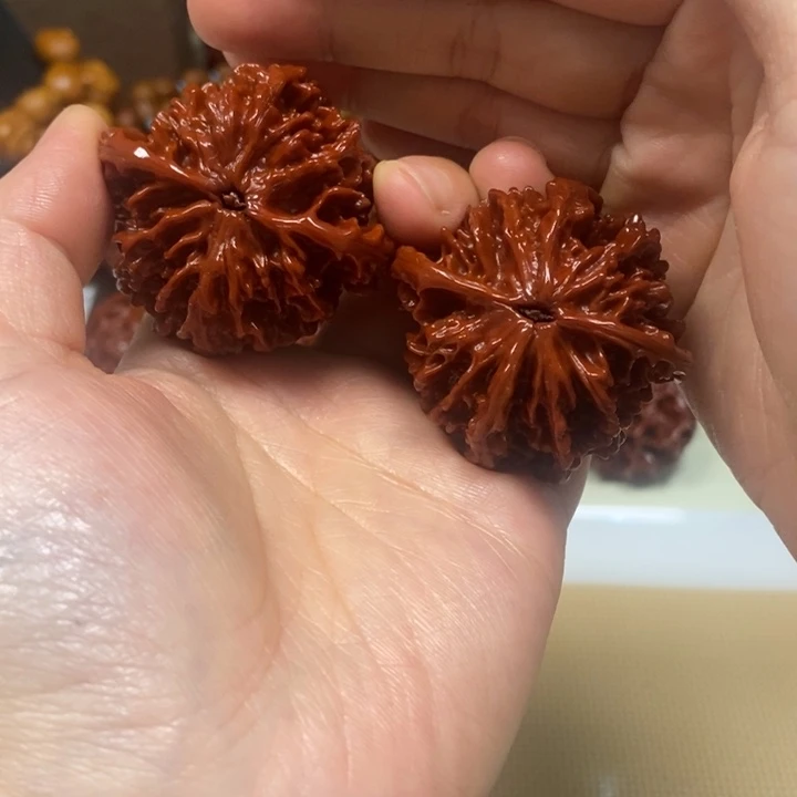 凸***爷文玩核桃吊坠玉玲珑