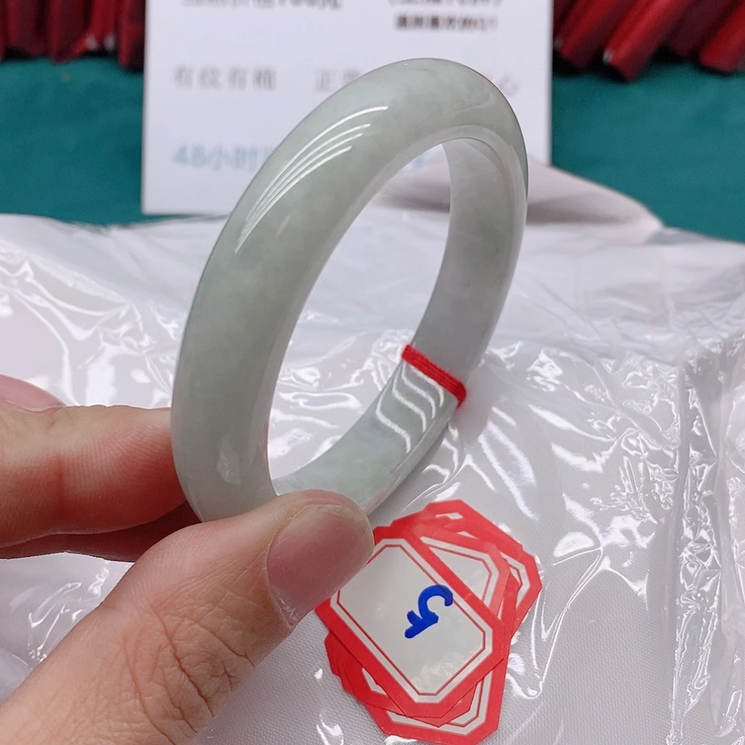 翡翠手镯未镶嵌分****光05555555