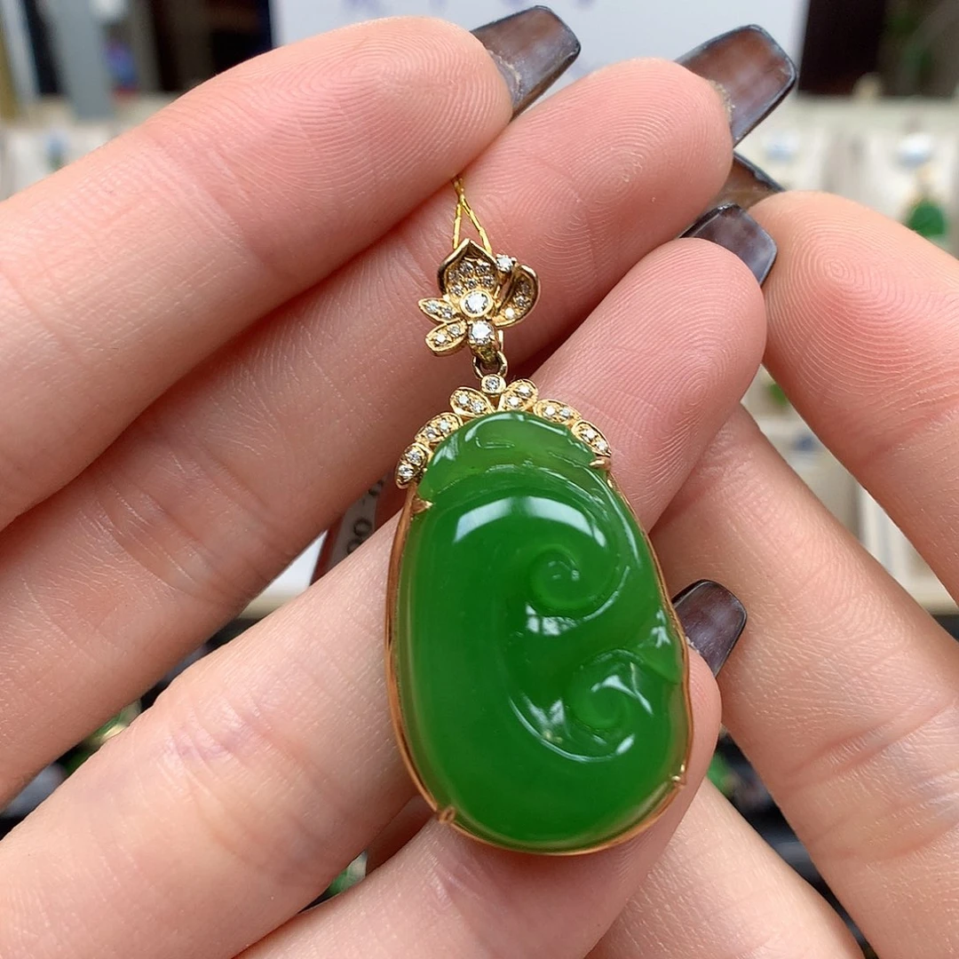 和田玉18K金镶嵌颈饰16×25