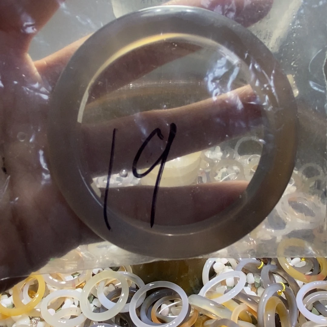 用***0玛瑙/玉髓未镶嵌手镯19号