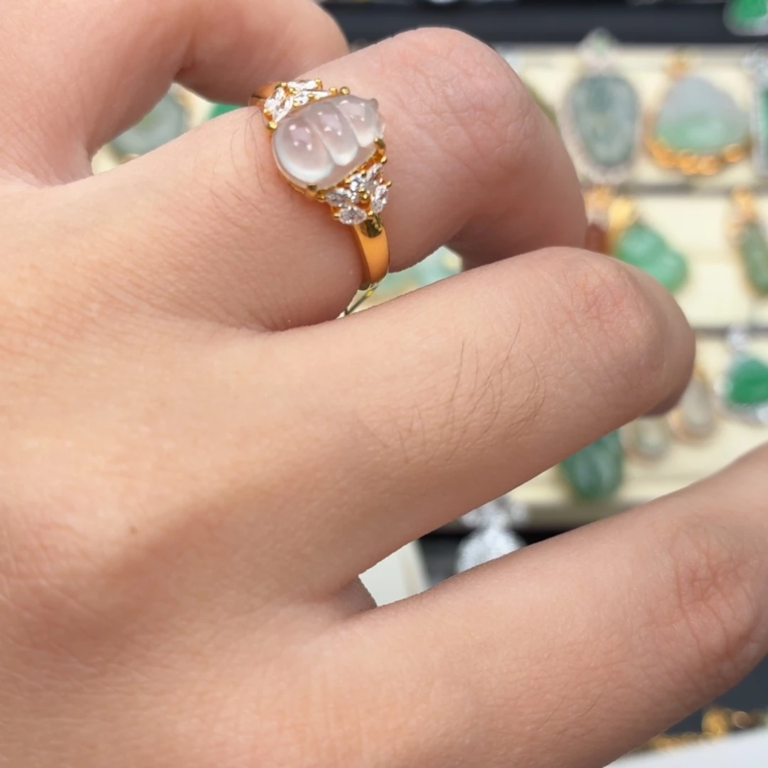 颈饰18K金镶嵌翡翠