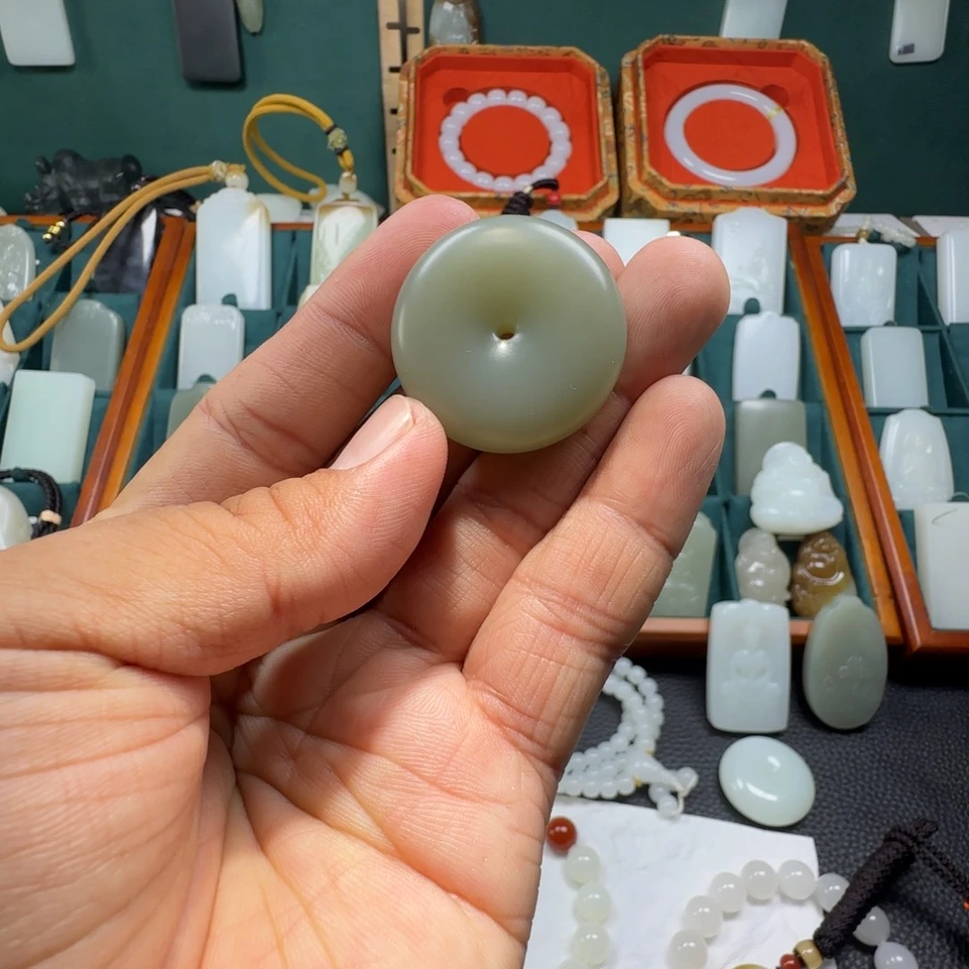 和田玉未镶嵌挂件