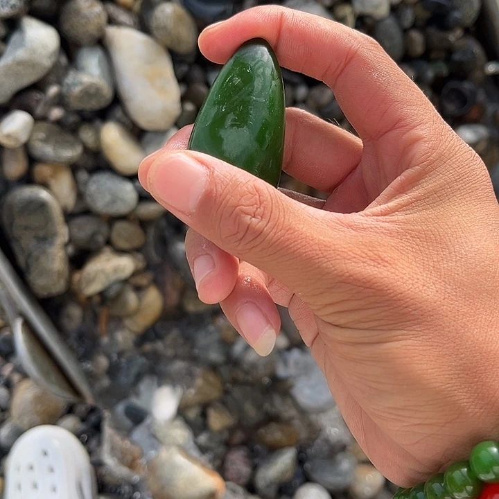 未镶嵌和田玉(糖玉)车挂
