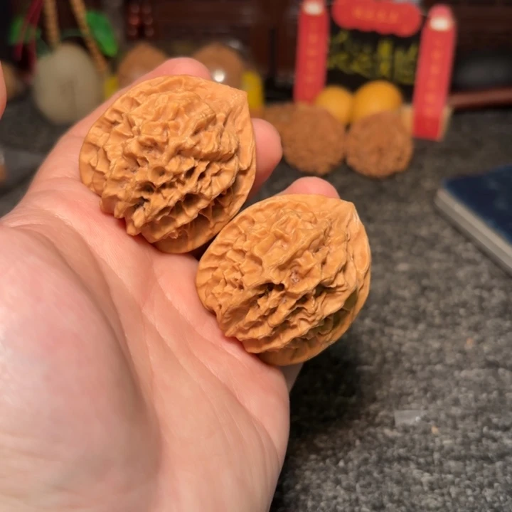 文玩核桃吊坠帝王